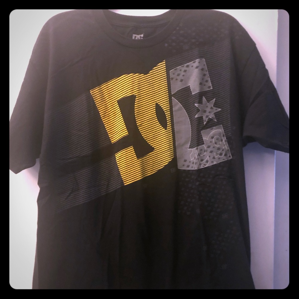 DC Short Sleeve T-Shirt L